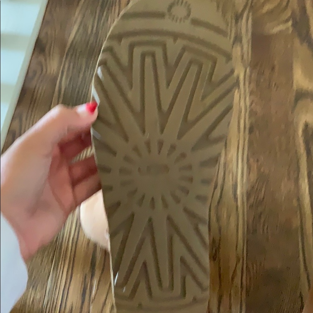 Chestnut Uggs - image 6